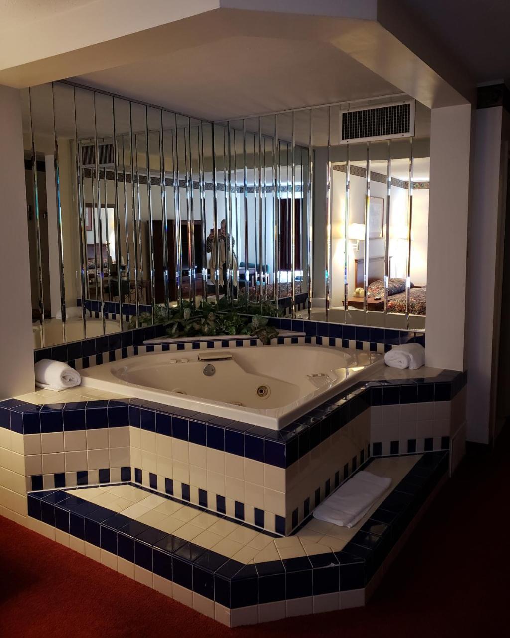 Cadillac Sands Resort Экстерьер фото